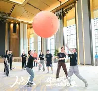 包含团队默契持续增强，场上沟通更加顺畅的词条